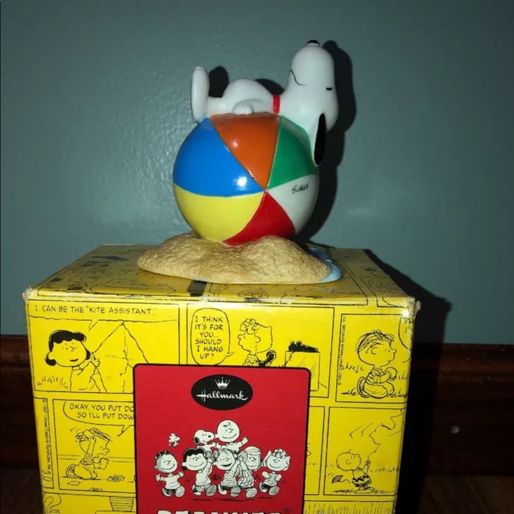 Hallmark Snoopy beach ball HAVE A COOL DAY